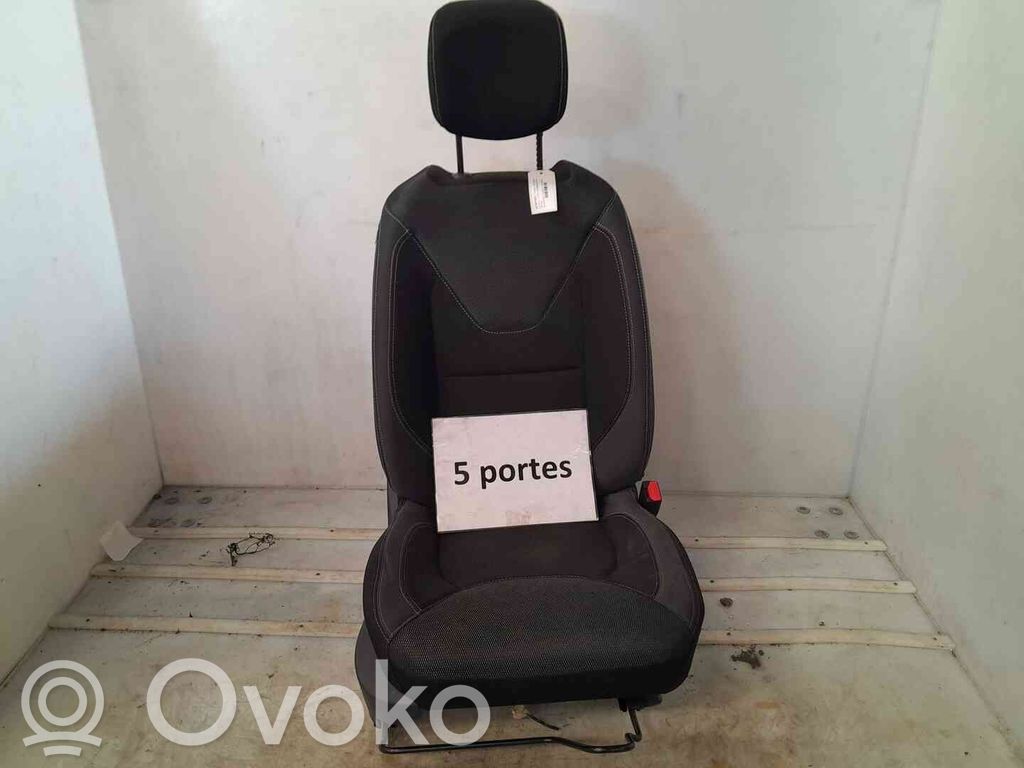 Renault Clio IV Etumatkustajan istuin 