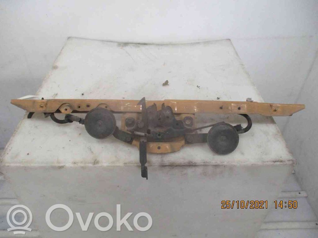 Nissan Micra Panel mocowania chłodnicy / góra 