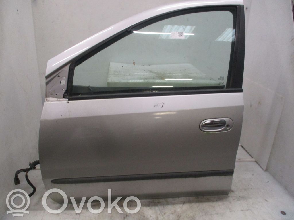 Nissan Almera Tino Ușă față 