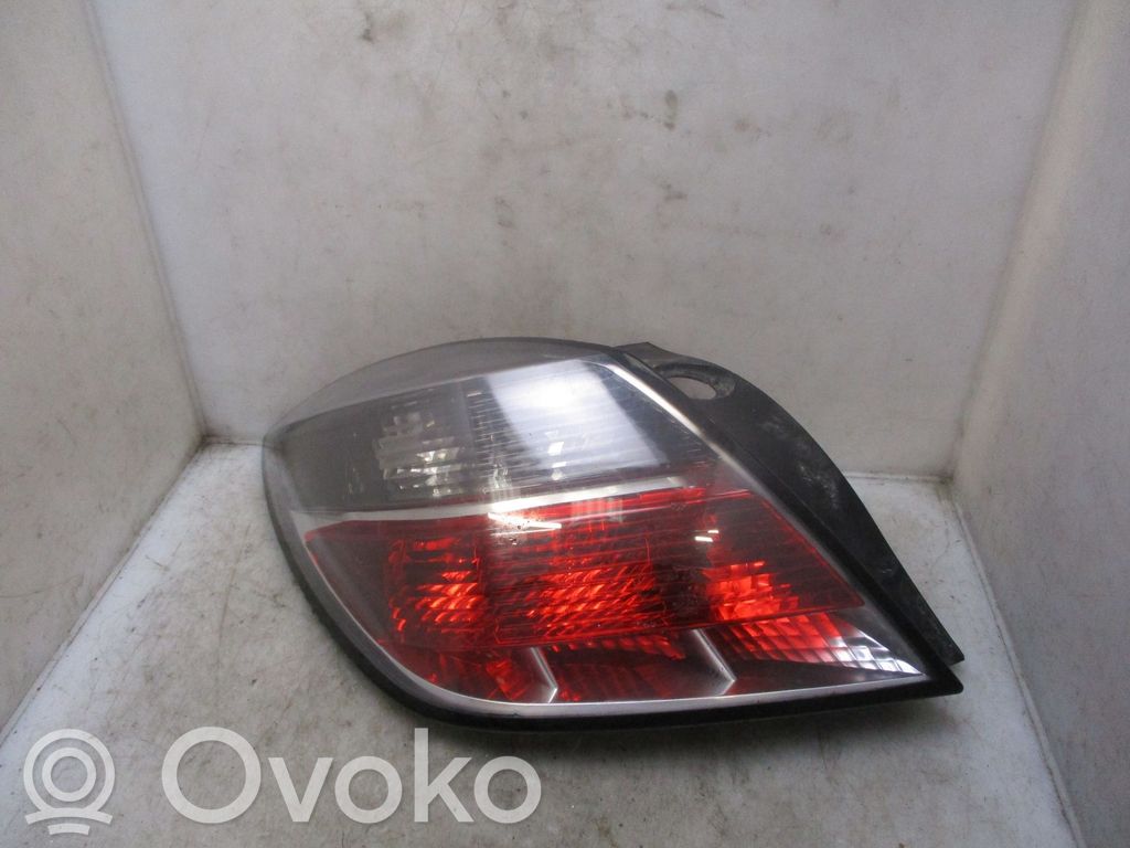 Opel GT Lampă spate în caroserie 