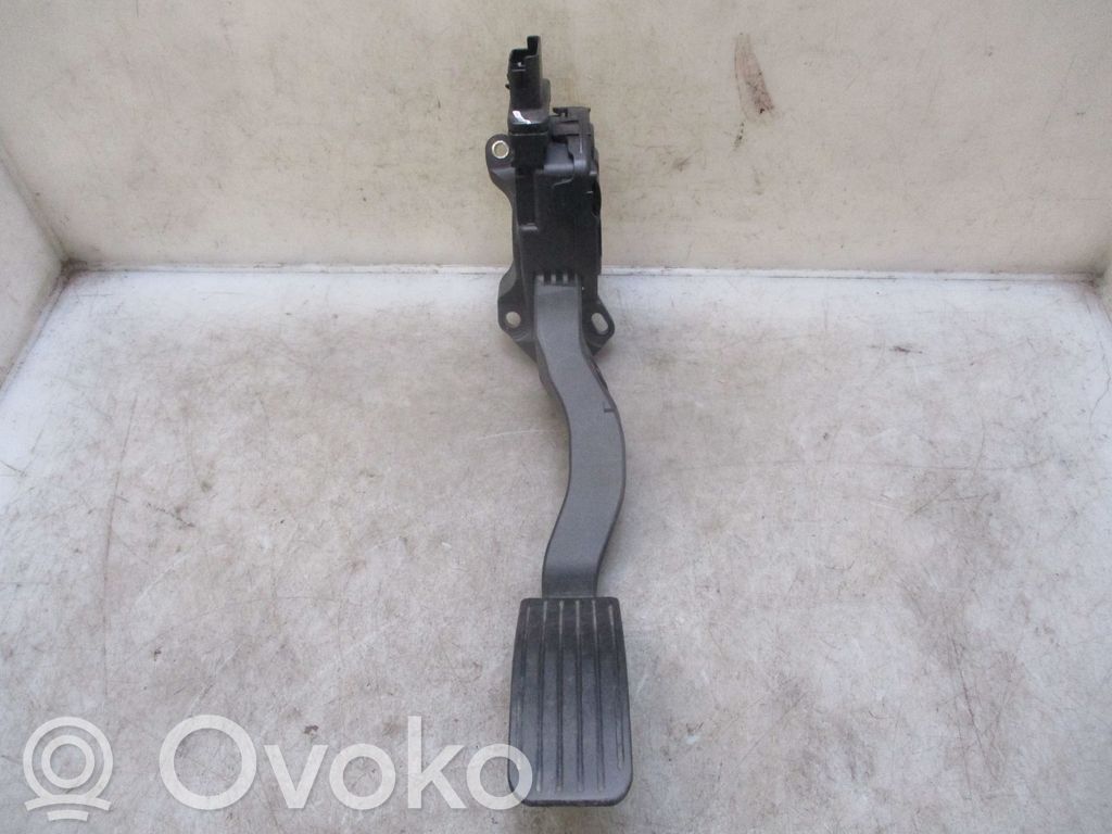 Peugeot 2008 I Pedał gazu / przyspieszenia 