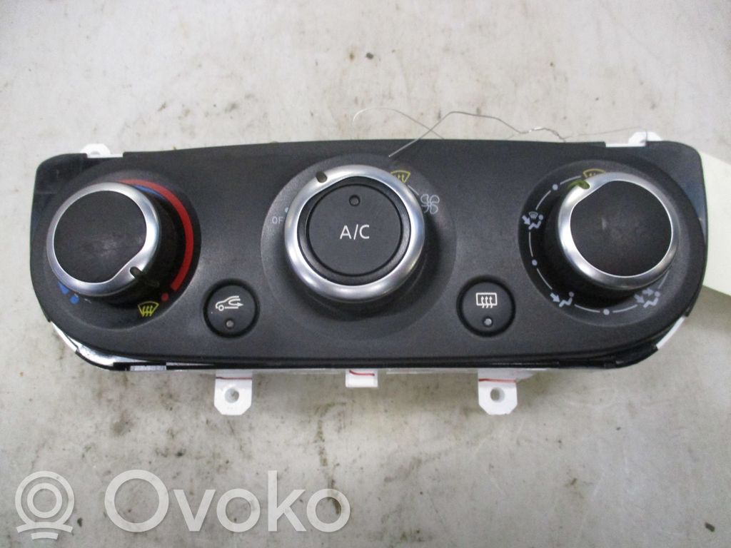 Renault Clio IV Panel klimatyzacji 