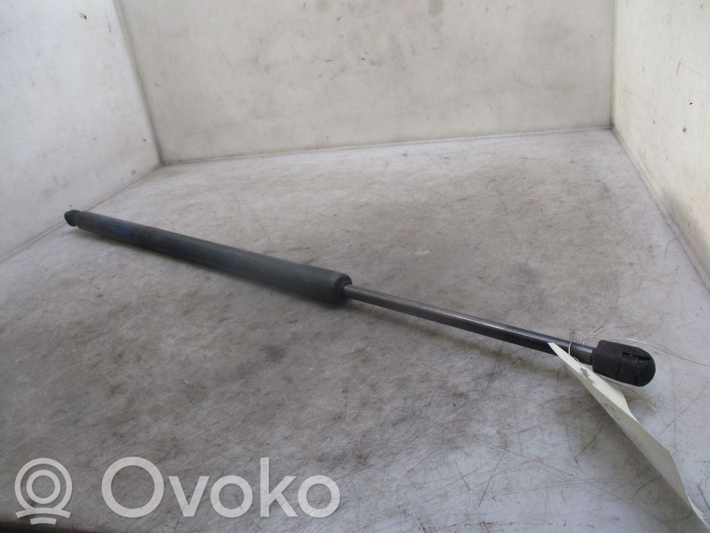 Amortyzator klapy tylnej bagażnika   689500WE90,22401657,5387736,VDMS4