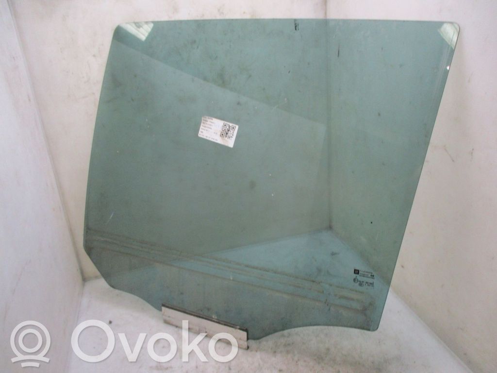 Opel Zafira B Vetro del finestrino della portiera posteriore