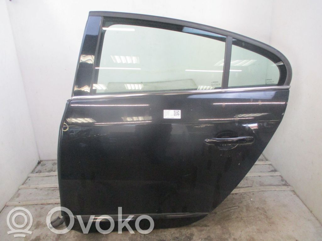Puerta trasera   821011173R,22402804,3882781,VDMS4