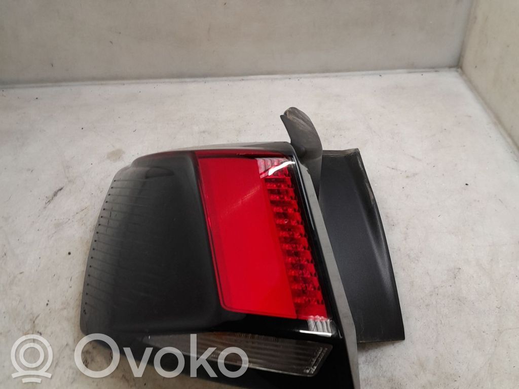 Peugeot 3008 II Lampă spate în caroserie 