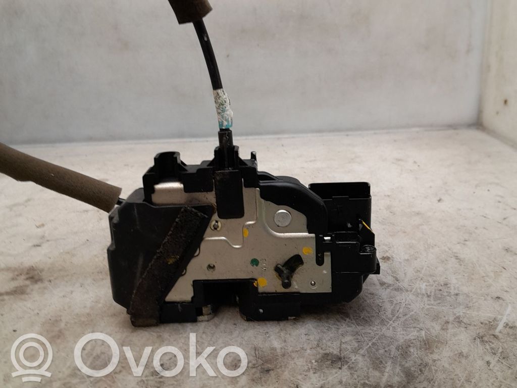 Nissan Note (E11) Zamek drzwi tylnych 