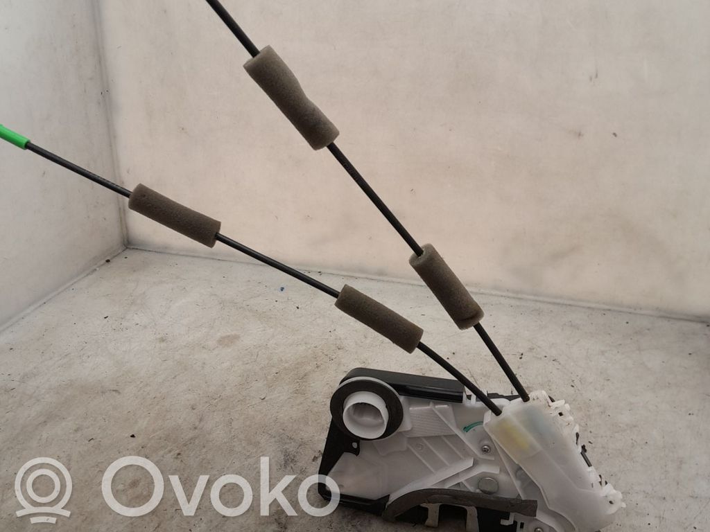 Toyota Yaris Cross Zamek drzwi przednich