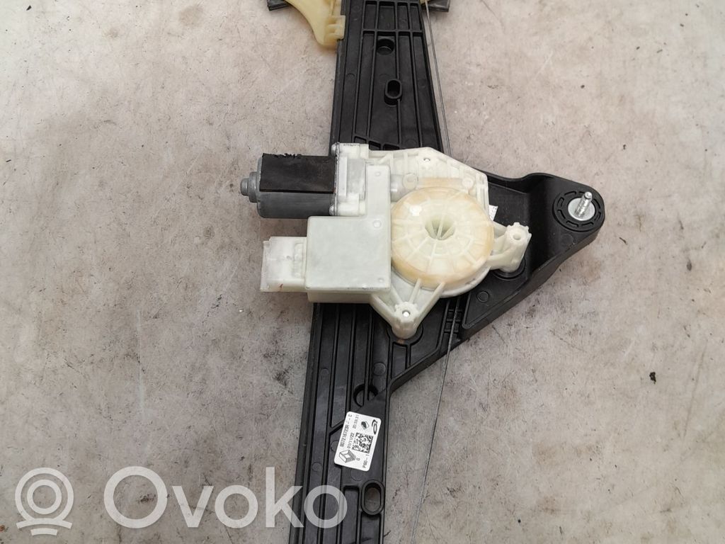 Renault Clio V Macara ușă față cu motor 