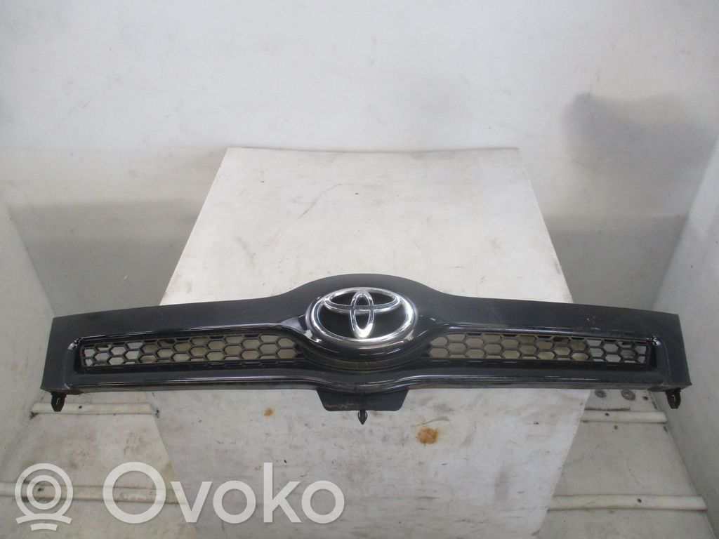 Toyota Corolla Verso AR10 Griglia superiore del radiatore paraurti anteriore