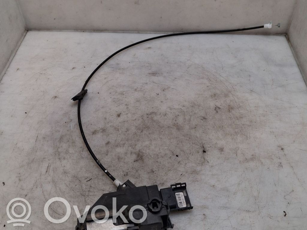 Peugeot 308cc Front door lock 