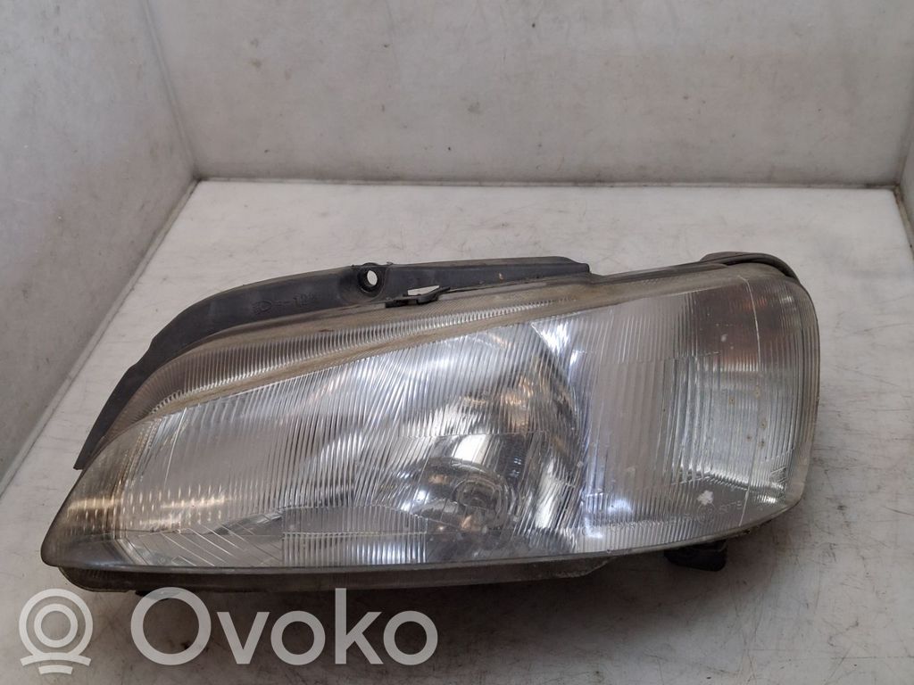 Peugeot 106 Faro/fanale