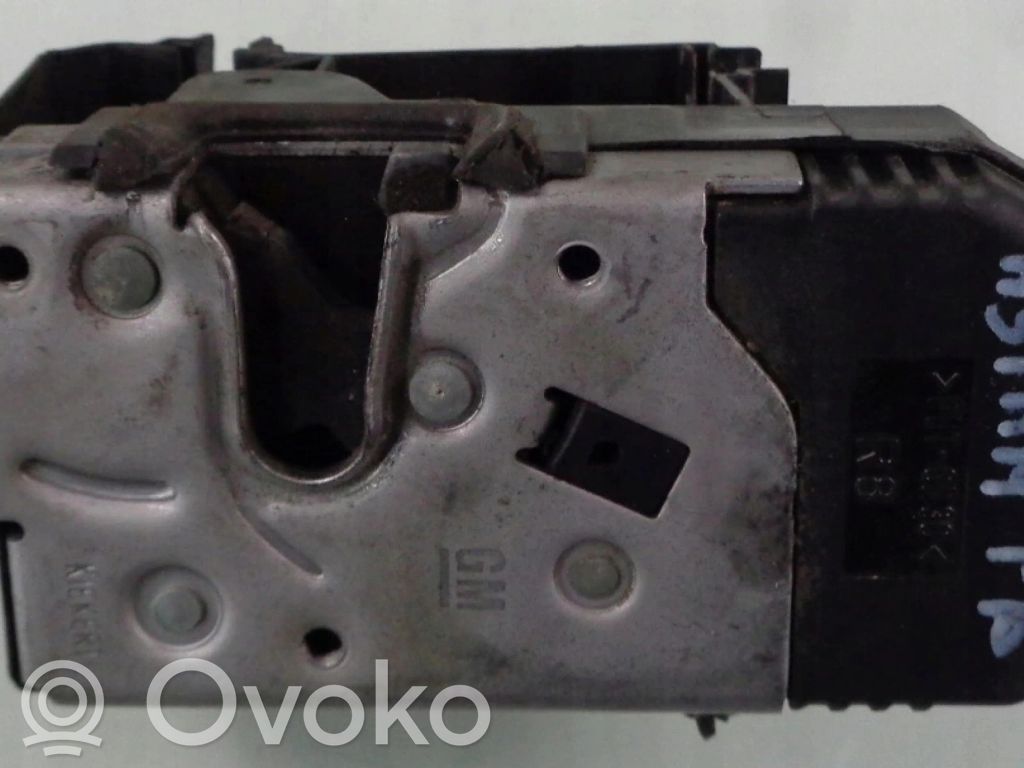 Opel Astra G Priekšpusē slēdzene 