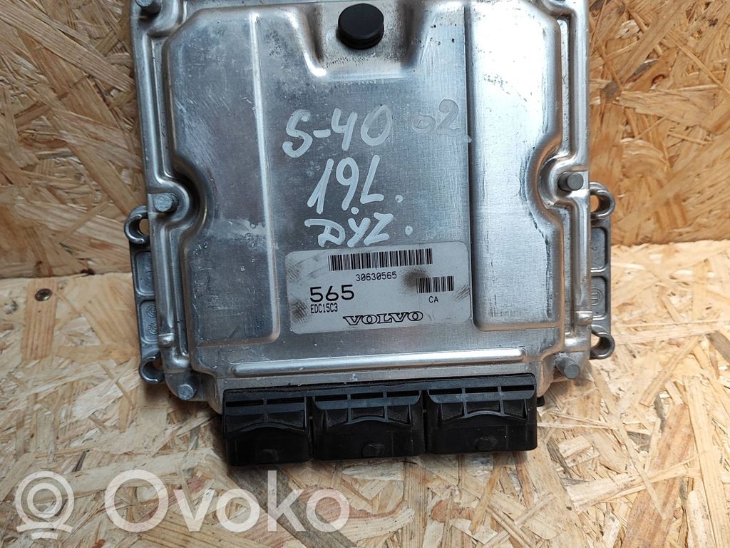 Volvo S40, V40 Engine control unit/module 