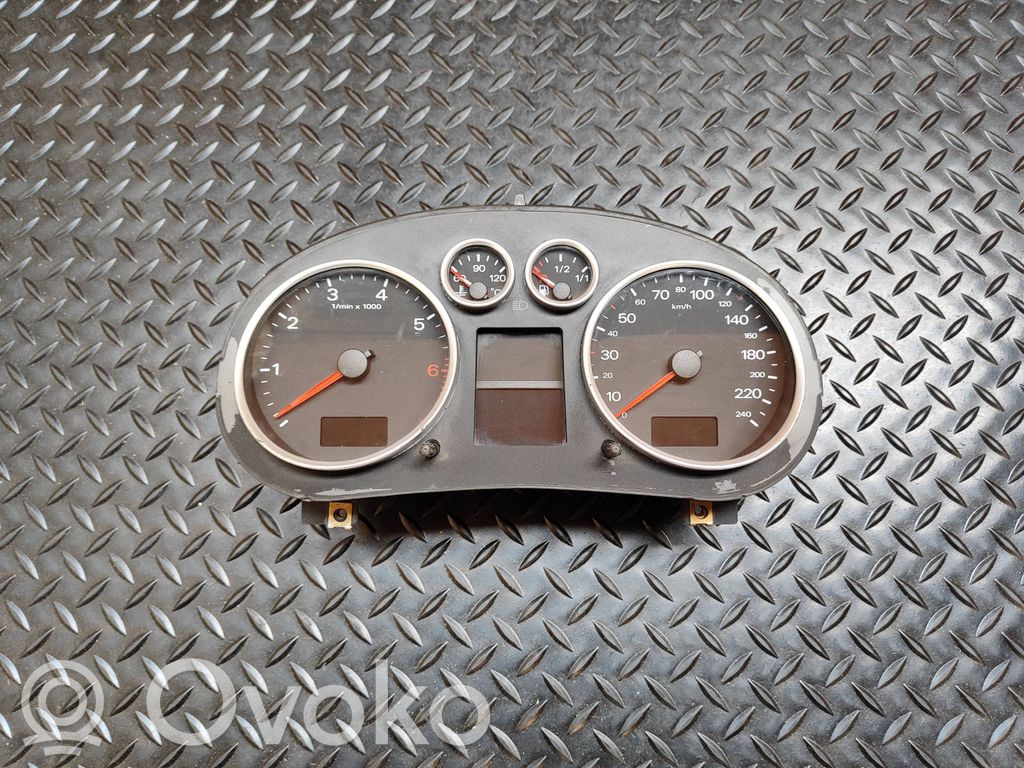 Audi A2 Speedometer (instrument cluster) 