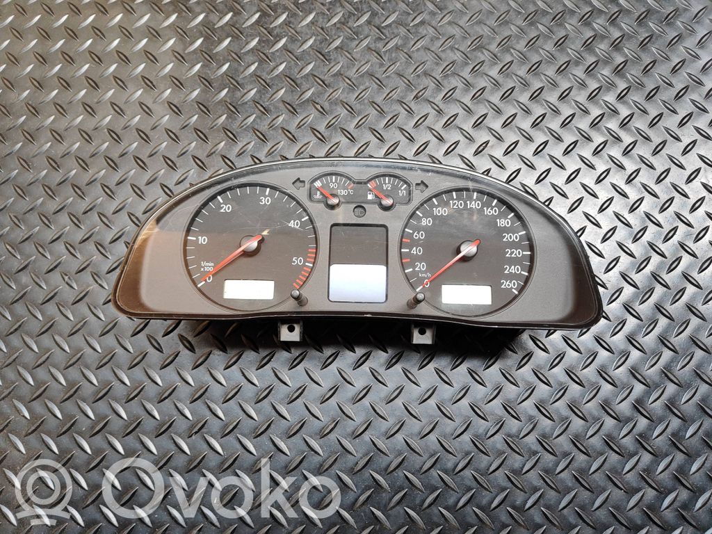 Volkswagen PASSAT B5 Speedometer (instrument cluster) 