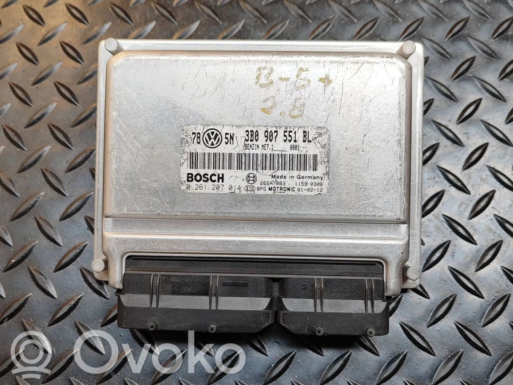 Volkswagen PASSAT B5.5 Engine control unit/module 