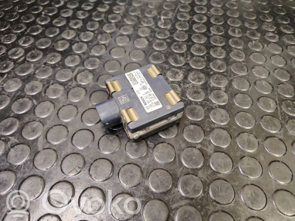 Volkswagen PASSAT B8 Sensor de radar Distronic 