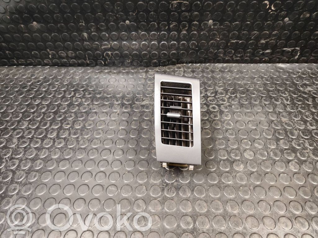 Peugeot 4007 Šoninės oro grotelės 