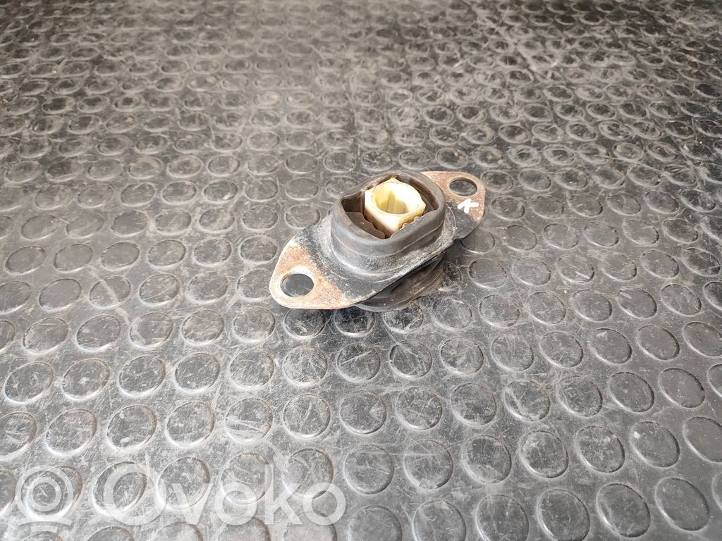 Renault Captur Engine mount bracket 