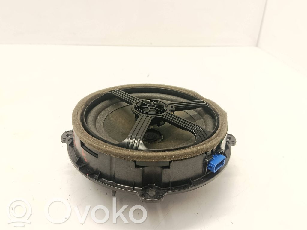 KIA Optima Takaoven kaiutin 