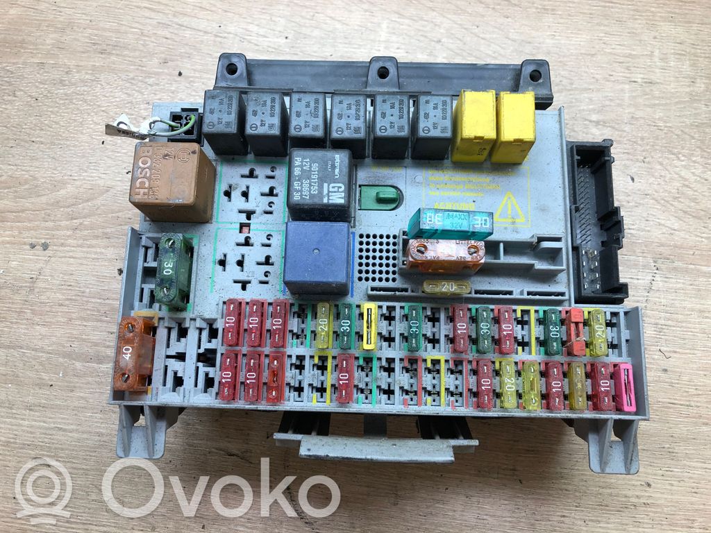 Opel Astra G Módulo de fusible 