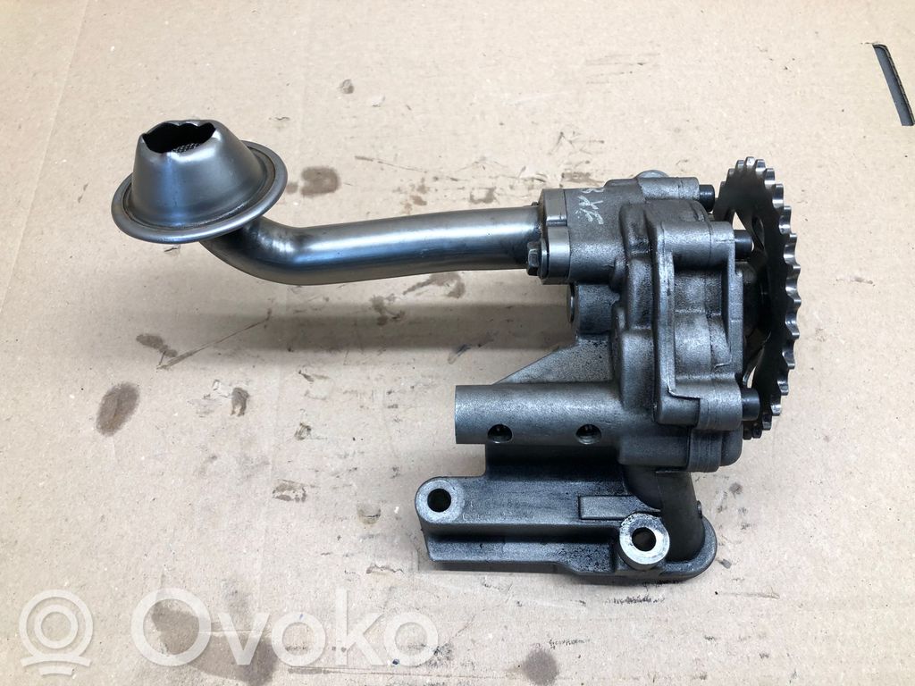 Volkswagen PASSAT B5.5 Bomba de aceite 