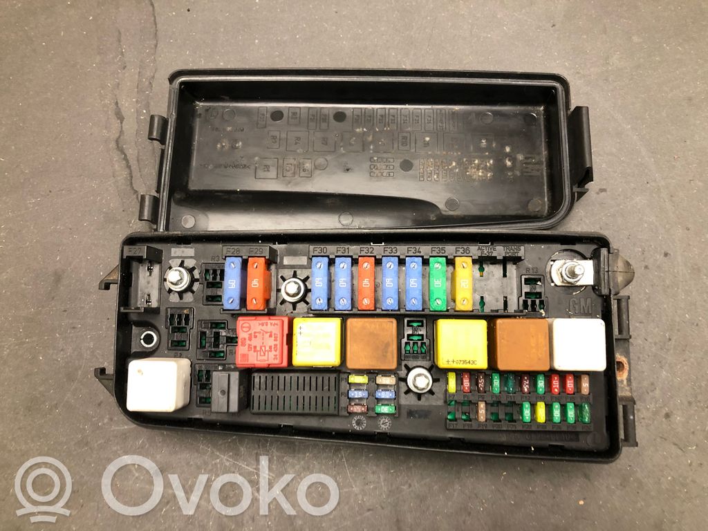 Opel Vectra C Juego de caja de fusibles 