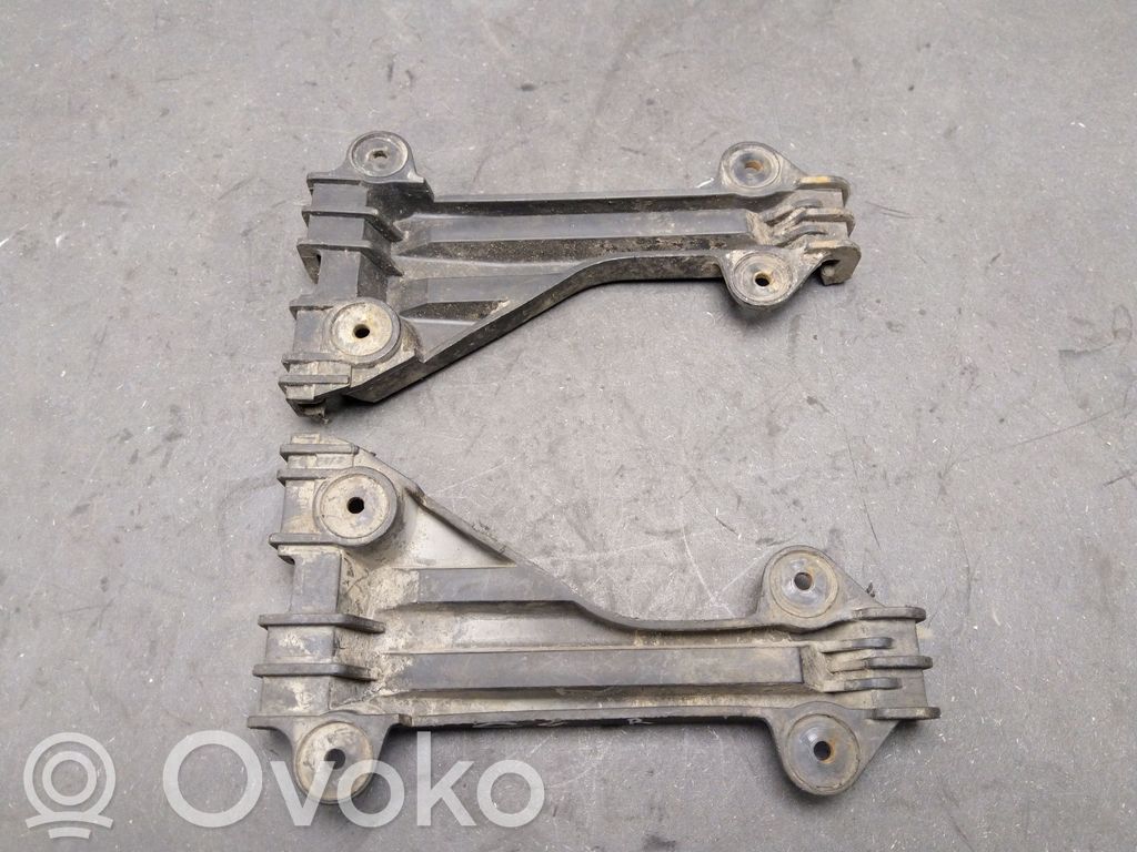 Audi 100 S4 C4 Front bumper mounting bracket 