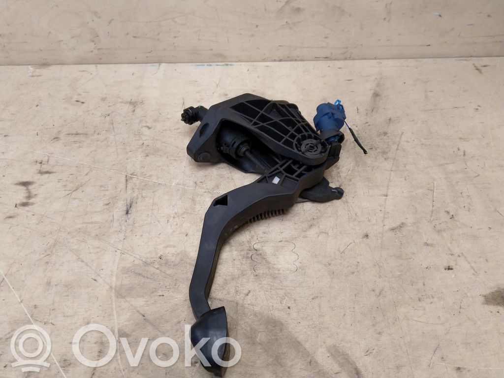 Volkswagen Polo V 6R Pedał sprzęgła 