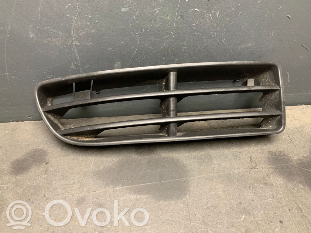 Volkswagen Bora Kratka dolna zderzaka przedniego 