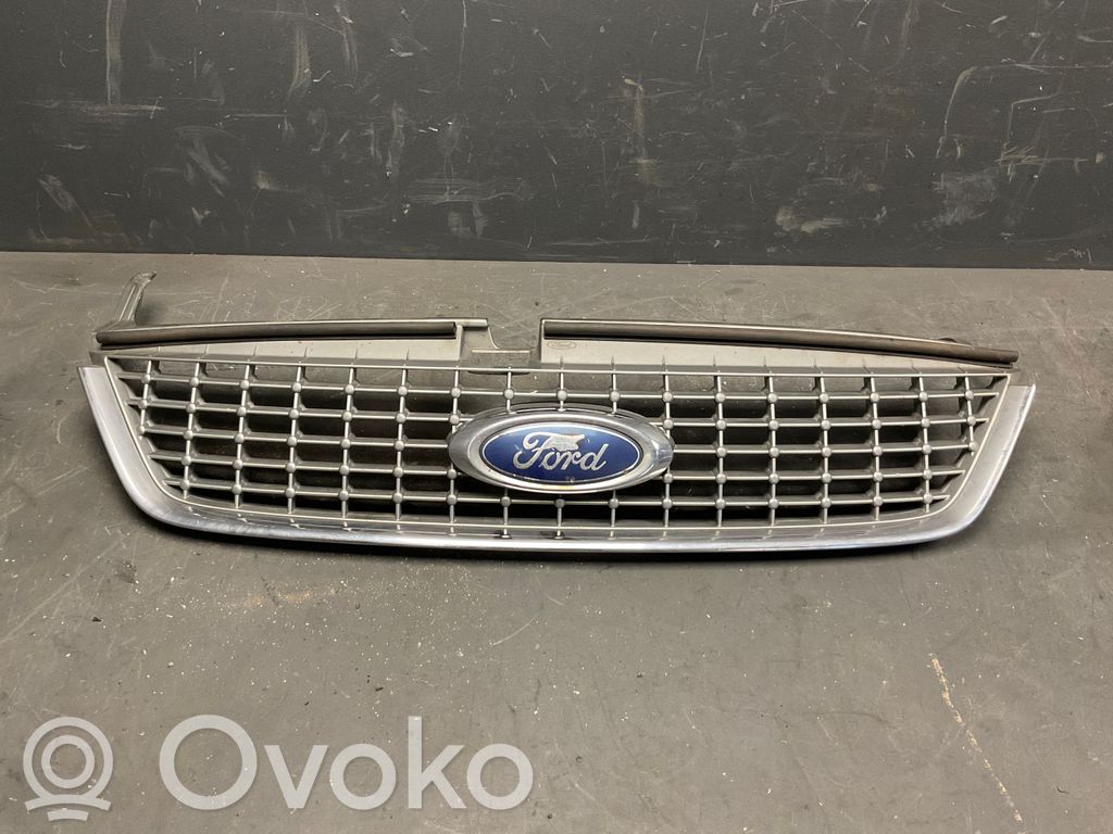 Ford Mondeo MK IV Etupuskurin ylempi jäähdytinsäleikkö 