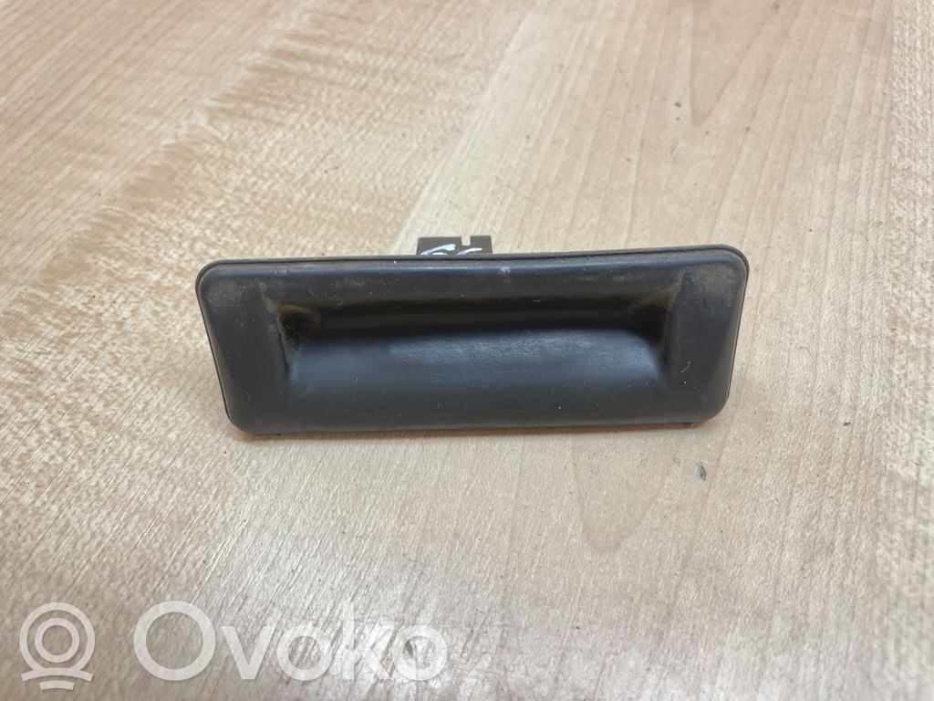 Uchwyt / Rączka zewnętrzna otwierania klapy tylnej / bagażnika   3T0827566B