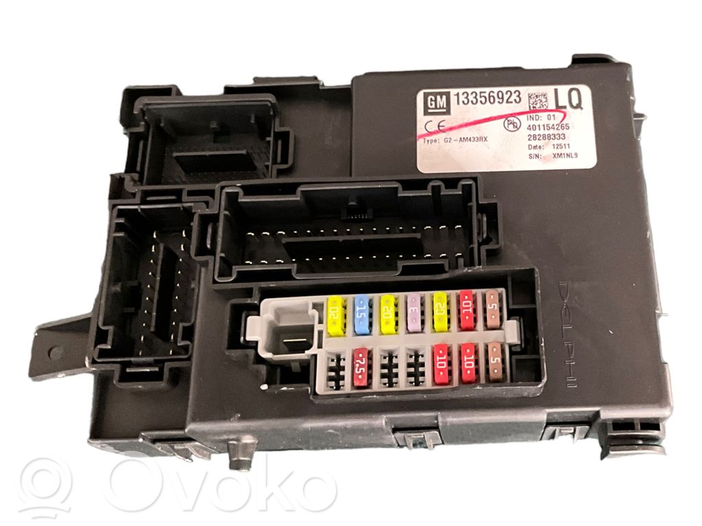 Opel Meriva B Fuse module 