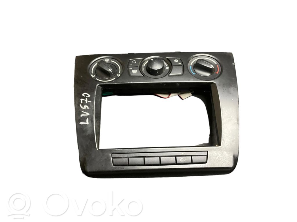 BMW 1 E81 E87 Climate control unit 