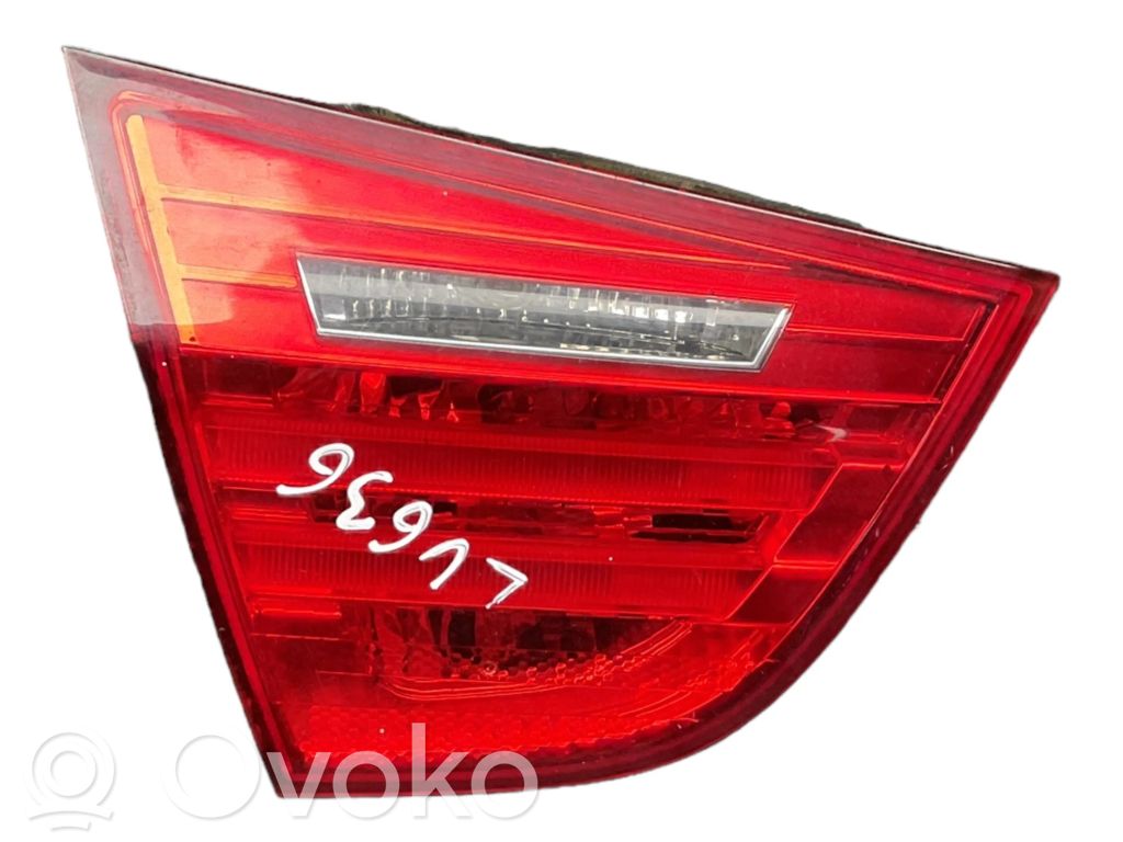 BMW 3 E90 E91 Aizmugurējais lukturis virsbūvē 