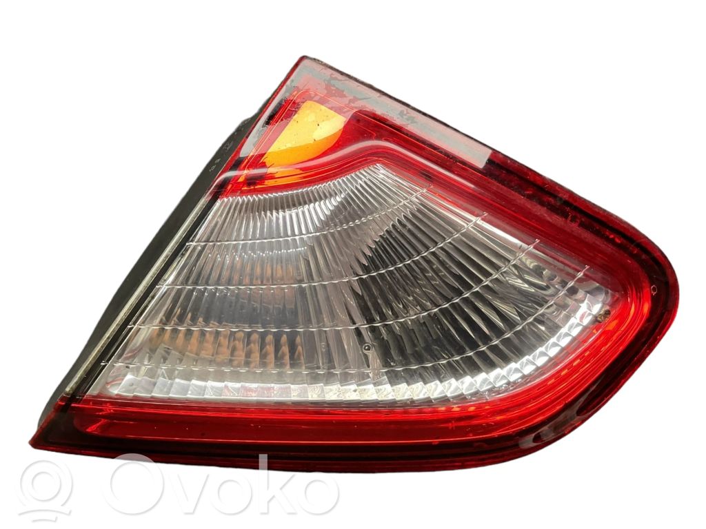 Nissan Qashqai Lampy tylnej klapy bagażnika 
