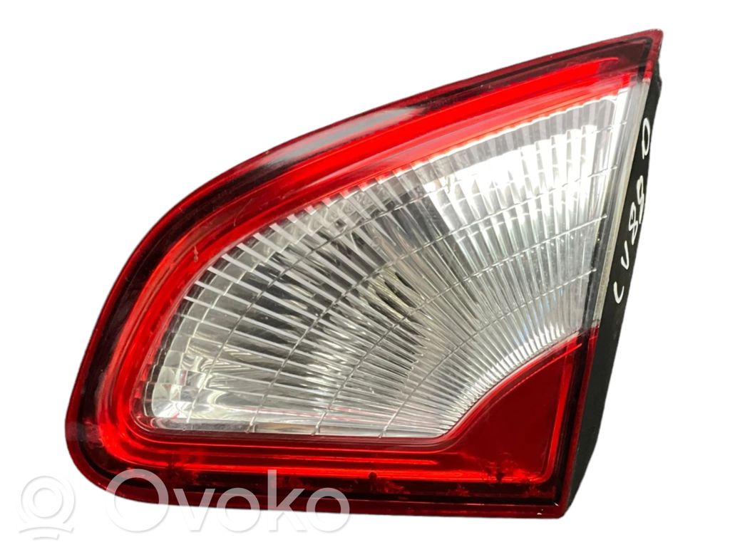 Nissan Qashqai Lampy tylnej klapy bagażnika 