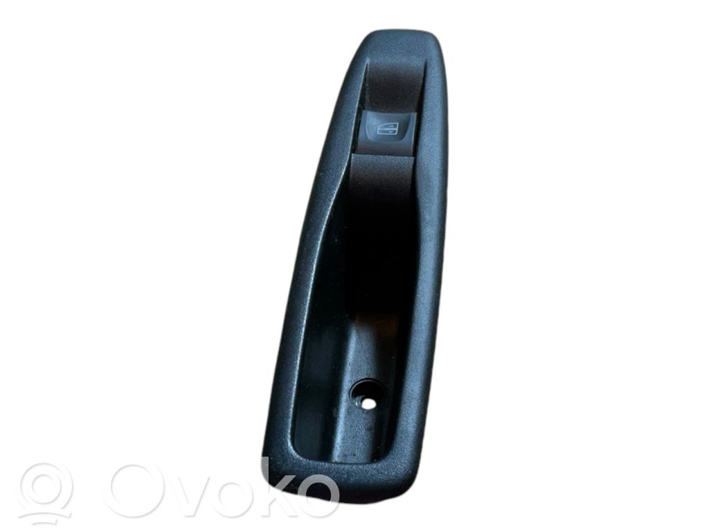 Renault Clio IV Interruptor del elevalunas eléctrico 