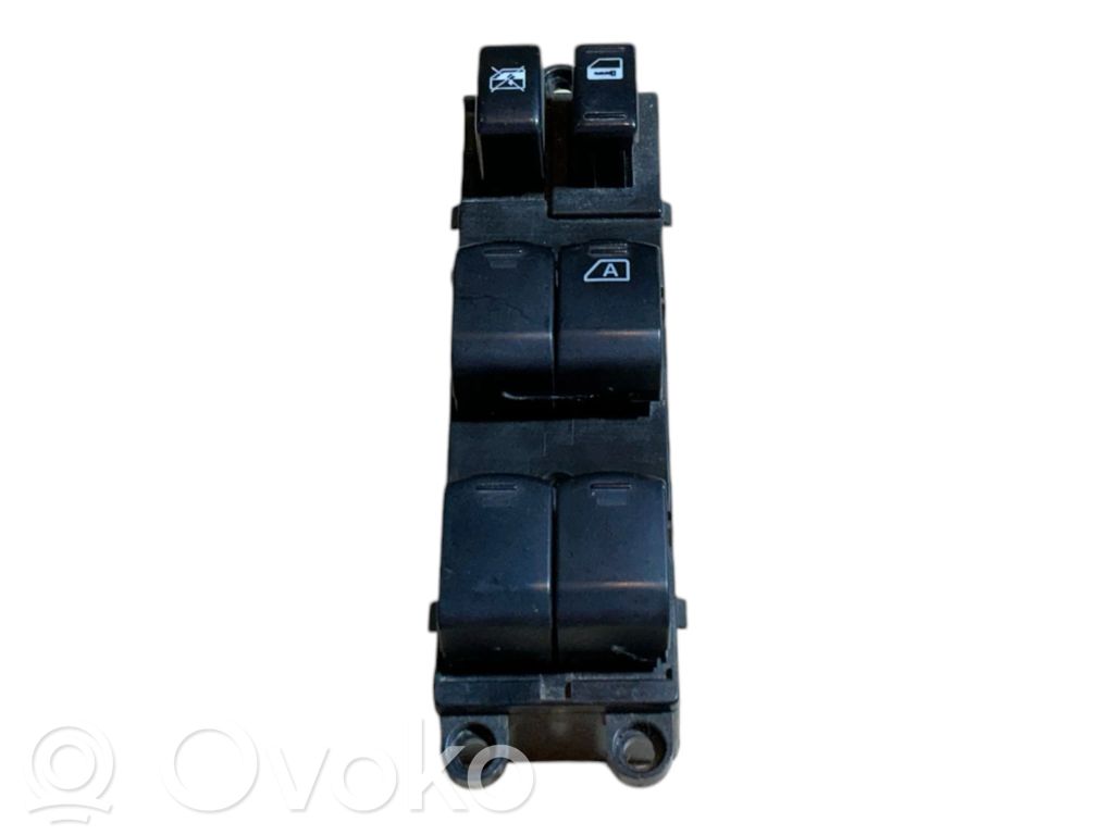 Subaru Forester SH Electric window control switch 