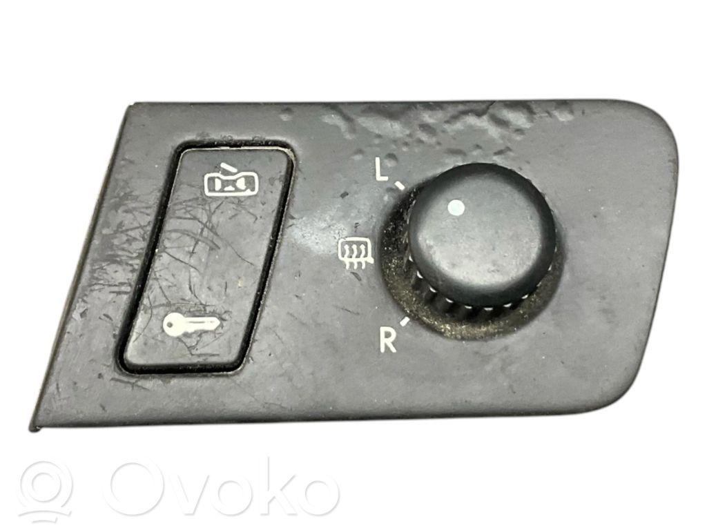 Volkswagen Touran I Wing mirror switch 