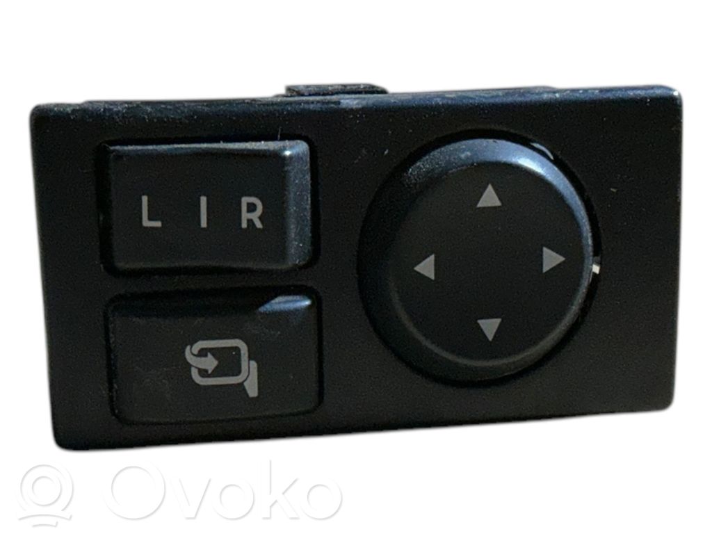 Isuzu D-Max Wing mirror switch 
