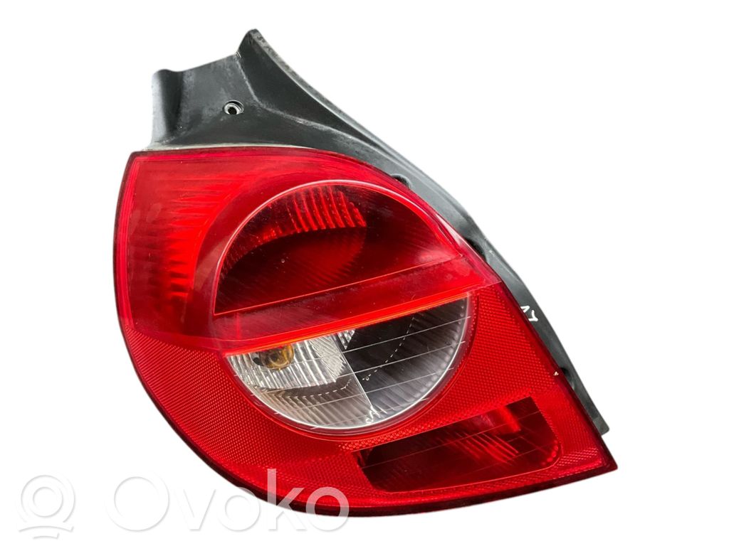 Renault Clio III Aizmugurējais lukturis virsbūvē 