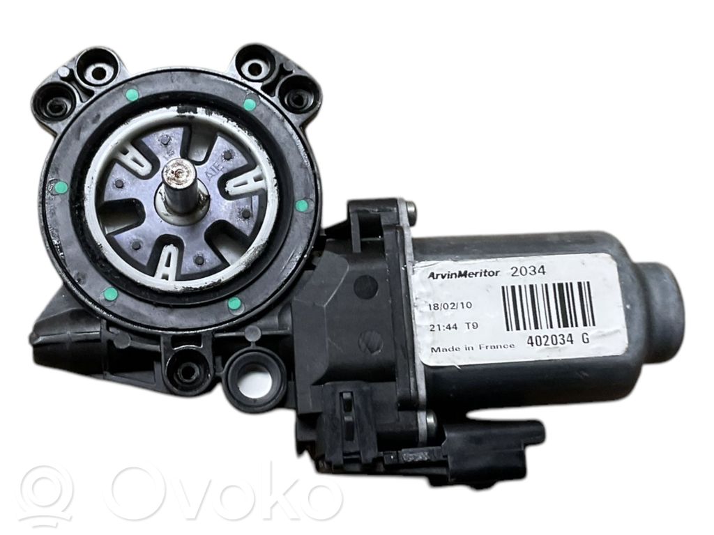 Nissan Qashqai Aizmugurē loga pacēlāja motoriņš 