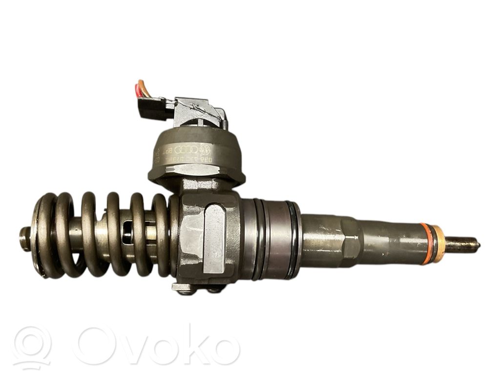 Volkswagen Golf V Inyector de combustible 