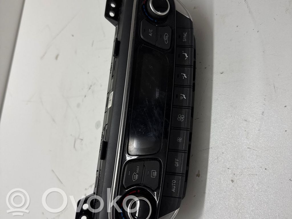 Hyundai i30 Head unit multimedia control 