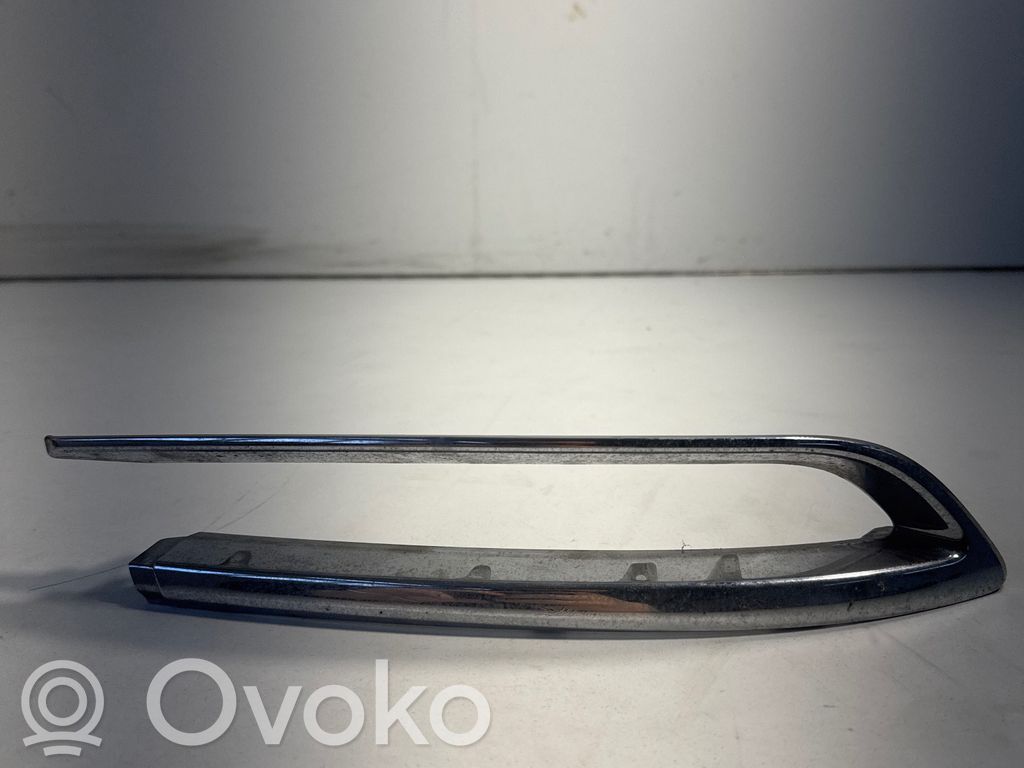 BMW 5 F10 F11 Takapuskurin koristemuotolista 