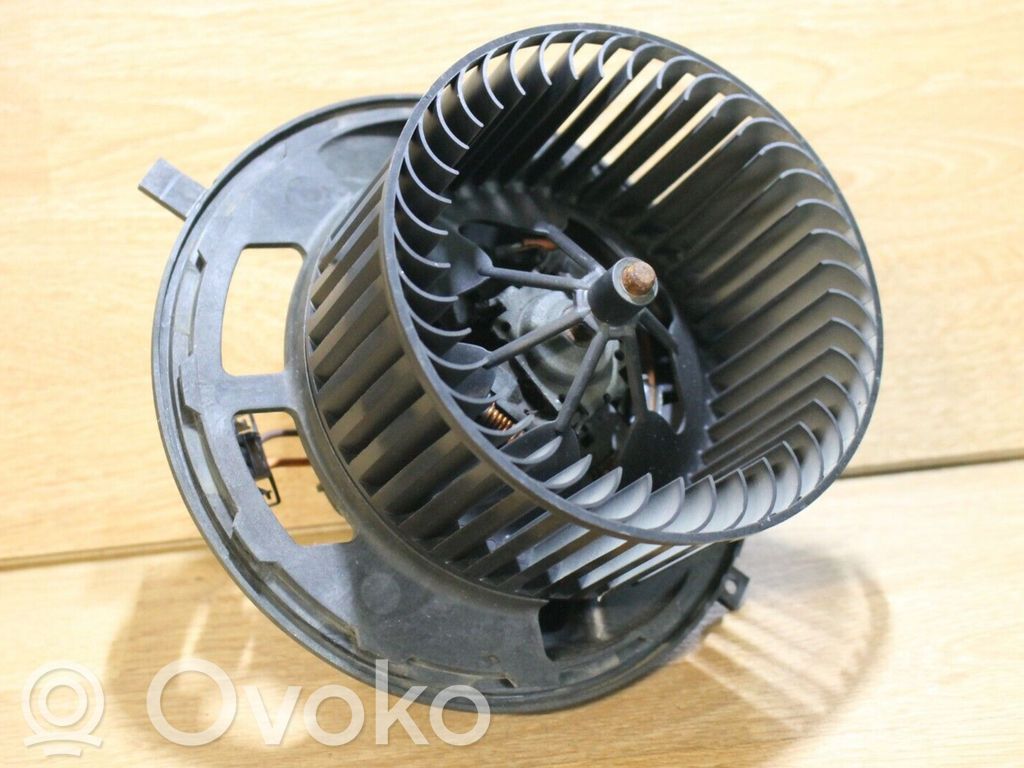 Mazā radiatora ventilators   985467W