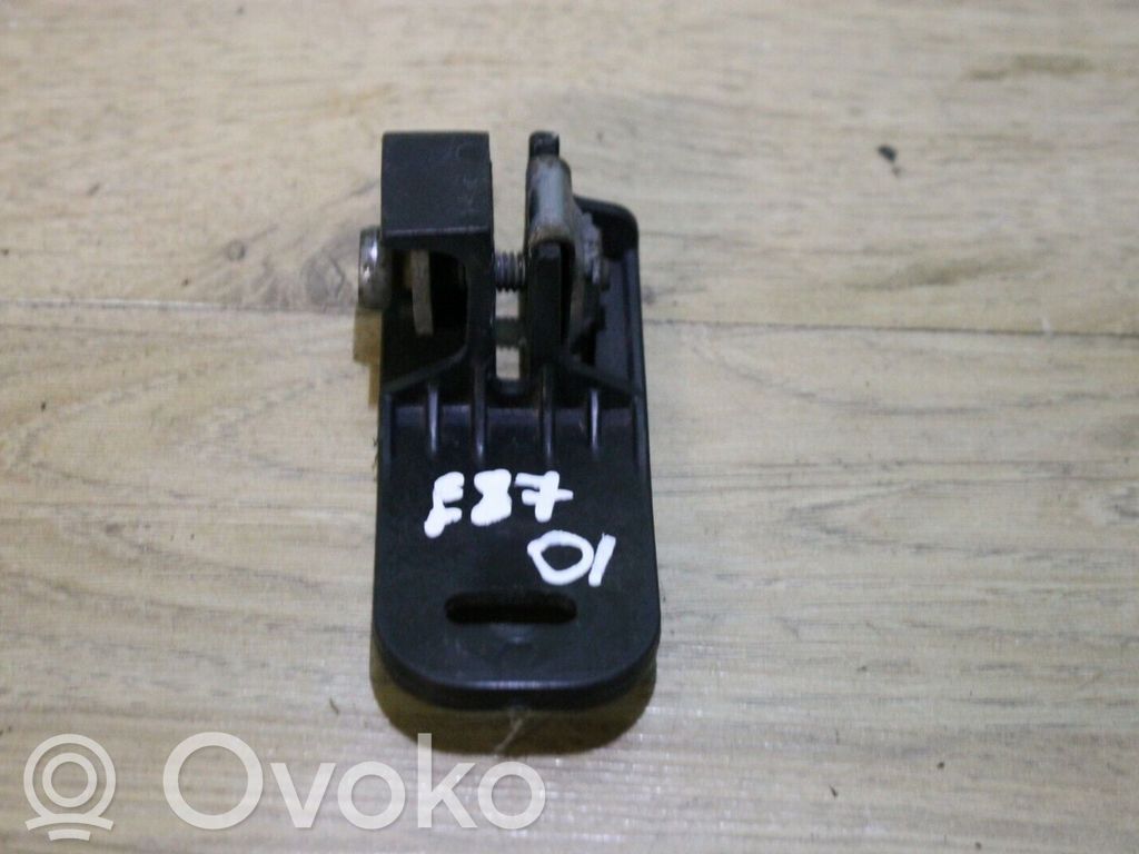 Headlight/headlamp mounting bracket