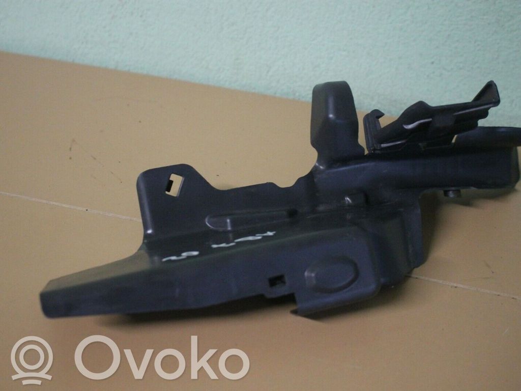 Audi A4 S4 B7 8E 8H Osłona rygla zamka klapy tylnej 